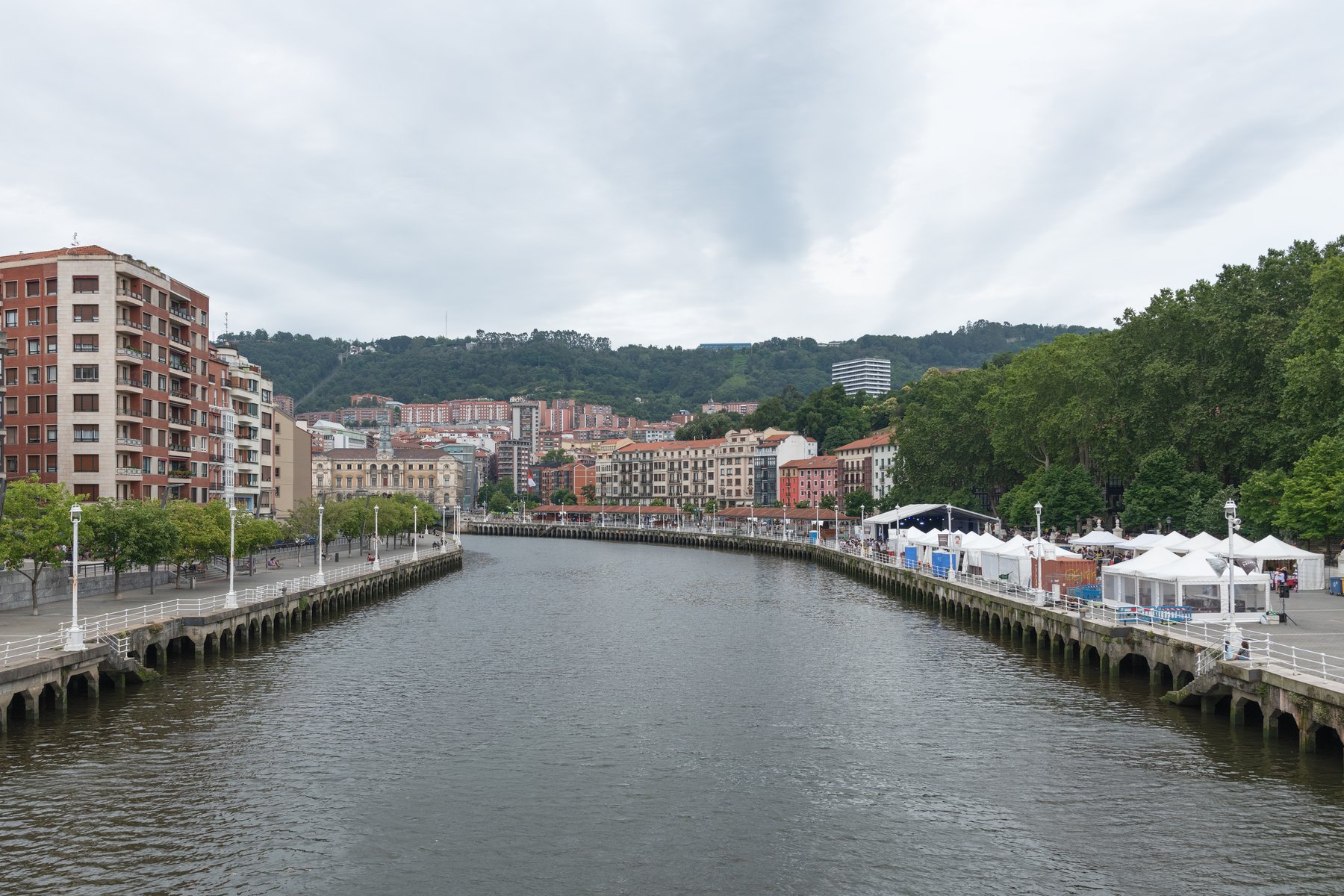 Río Nervión a su paso por Bilbao